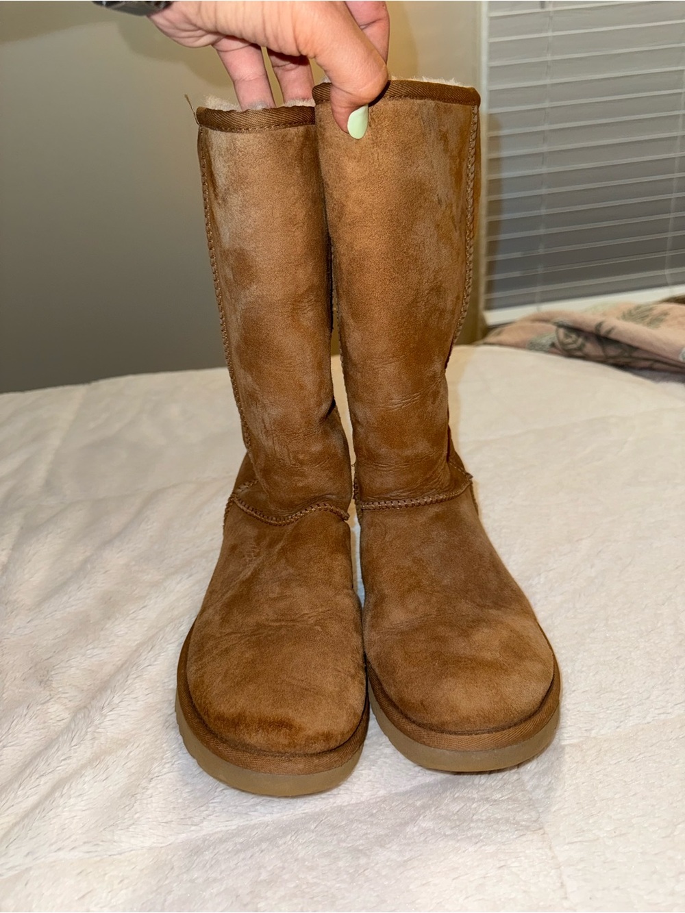 Classic Women’s Tall Ugg Boots - Chestnut Brown